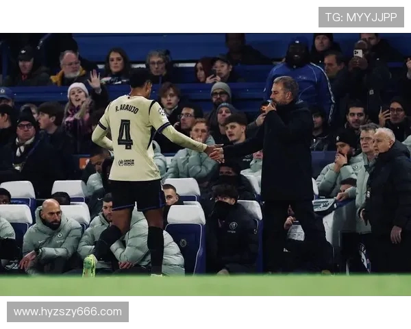 坑惨巴萨？3500万铁卫2年半4次染红！3次致队惨败 球迷怒斥：快滚